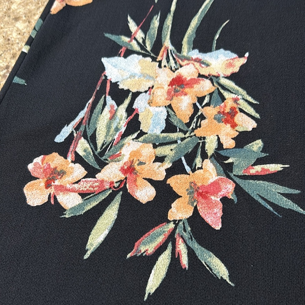 Floral Tank - Picture 3 of 6